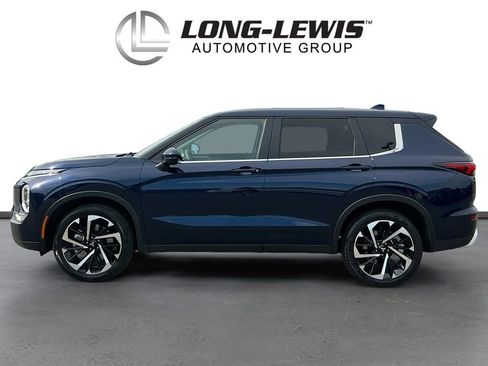 Used 2024 Mitsubishi Outlander SE FWD image 2
