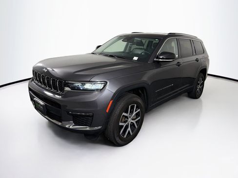 Used 2023 Jeep Grand Cherokee L Limited AWD/4WD image 3