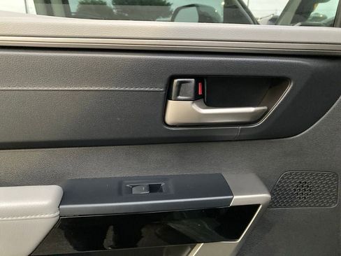 Used 2025 Toyota Tundra Limited image 9