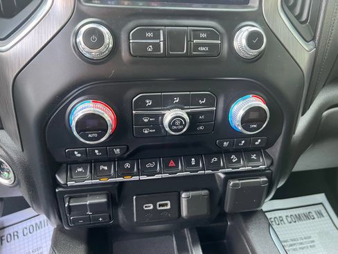 Used 2019 GMC Sierra 1500 Denali w/ Technology Package AWD/4WD image 22