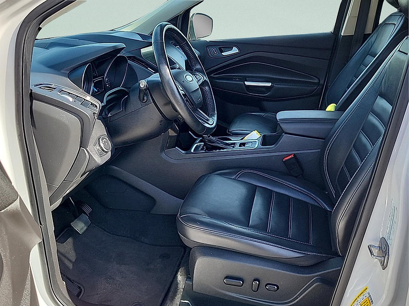 Used 2019 Ford Escape Titanium AWD/4WD image 12