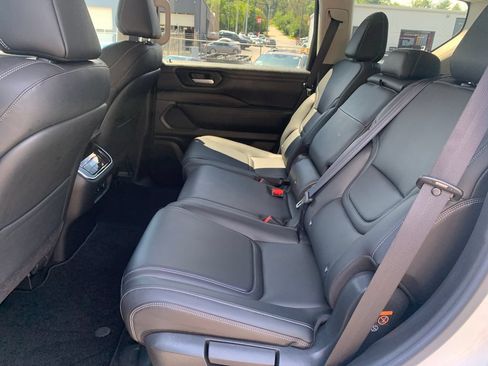 Used 2025 Nissan Armada SV RWD image 20