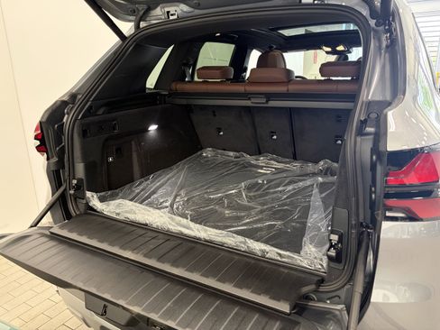 Used 2026 BMW X5 xDrive40i AWD/4WD image 7