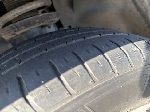 Used 2019 Jeep Cherokee Limited image 10