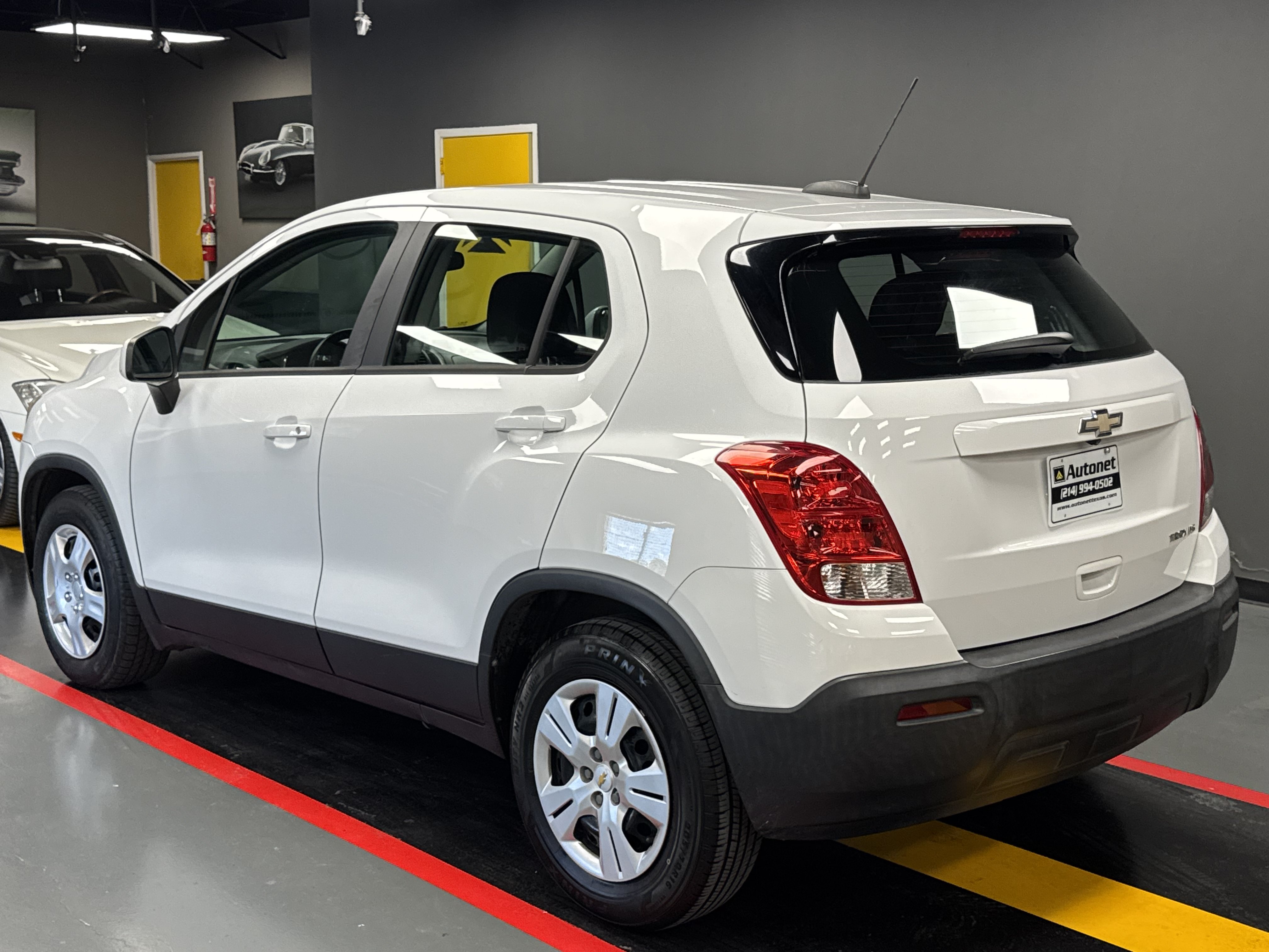 Used 2016 Chevrolet Trax LS FWD image 2