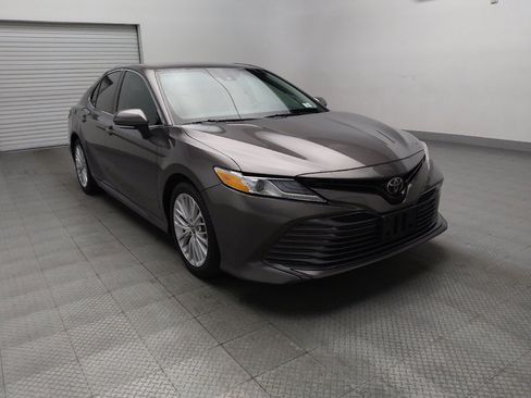 Used 2020 Toyota Camry XLE w/ Carpet Mat Package image 13