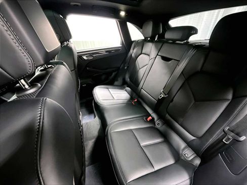 Used 2026 Porsche Macan AWD/4WD image 30