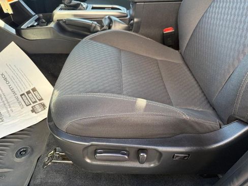 Used 2022 Toyota Tacoma SR5 w/ Trail Edition image 19