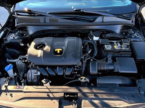 Used 2022 Kia Forte LXS w/ LXS Technology Package image 10