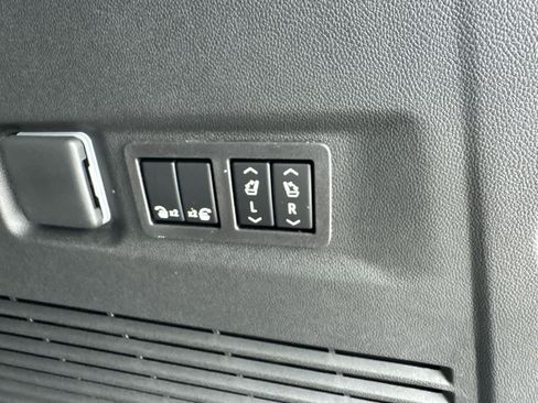 New 2026 Chevrolet Suburban High Country image 18