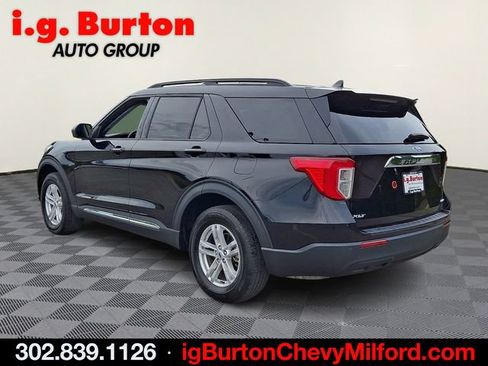 Used 2023 Ford Explorer XLT AWD/4WD image 4