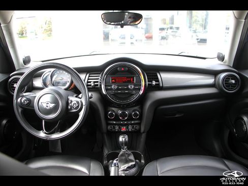 Used 2015 MINI Cooper 4-Door Hardtop w/ Premium Package FWD image 24