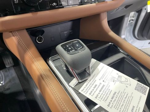 New 2026 Nissan Pathfinder Platinum image 10