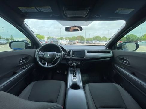 Used 2021 Honda HR-V Sport image 11