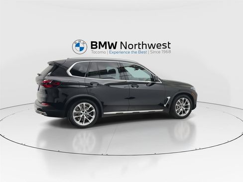 Used 2026 BMW X5 xDrive50e w/ Climate Comfort Package AWD/4WD image 4