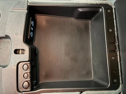 Used 2019 RAM 1500 Classic SLT RWD image 30