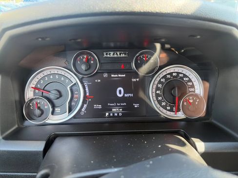 Used 2024 RAM 1500 Tradesman w/ Chrome Plus Package AWD/4WD image 16