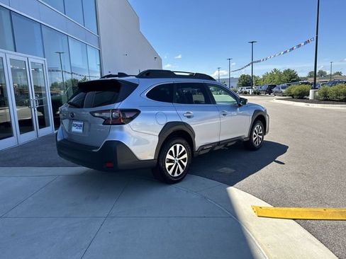 Used 2025 Subaru Outback Premium AWD/4WD image 5