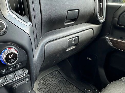 Used 2021 GMC Sierra 2500 Denali w/ Denali Black Diamond Edition image 23