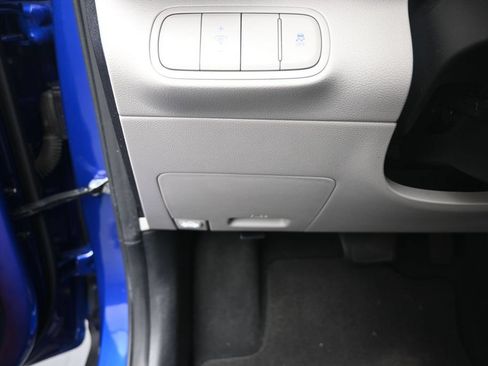 Used 2024 Hyundai Venue SEL FWD image 16