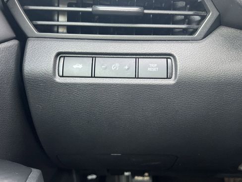 Used 2024 Nissan Altima 2.5 SV image 13