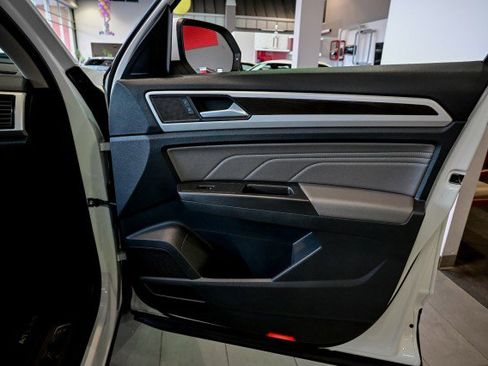 Used 2022 Volkswagen Atlas SE image 32