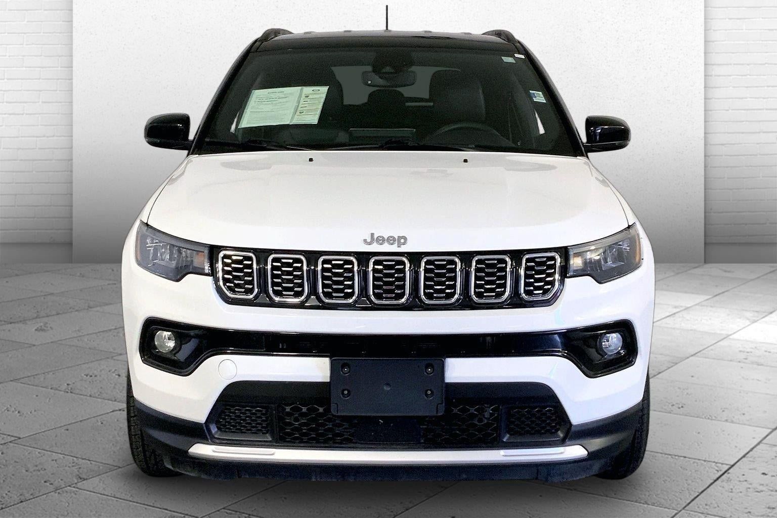 Used 2025 Jeep Compass Limited AWD/4WD image 2
