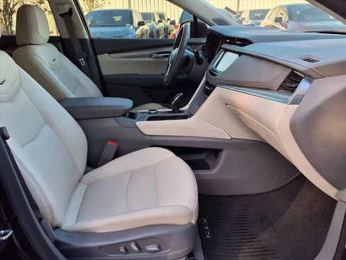 Used 2023 Cadillac XT5 Premium Luxury w/ Technology Package image 9