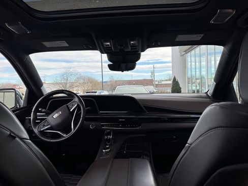 Certified 2022 Cadillac Escalade Premium Luxury Platinum w/ LPO, Radiant Package image 9