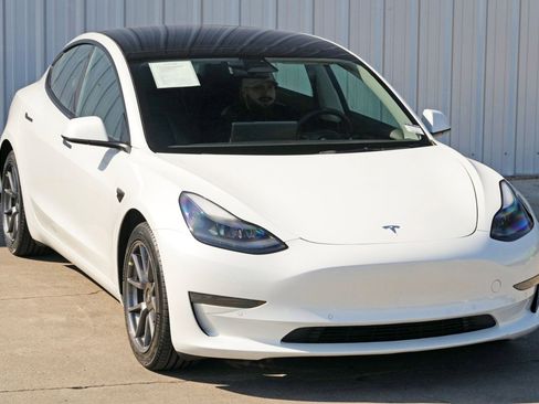 Used 2022 Tesla Model 3 image 52