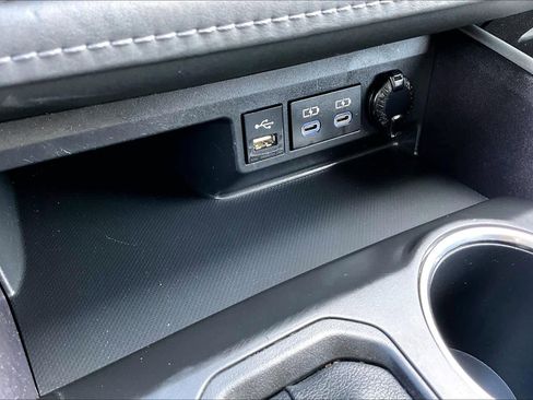 Used 2022 Toyota Highlander XLE image 32