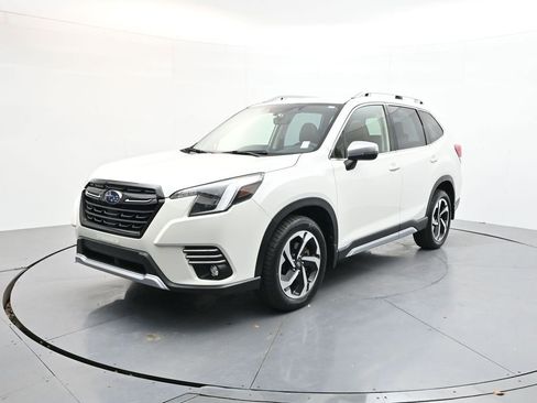 Used 2023 Subaru Forester Touring AWD/4WD image 3