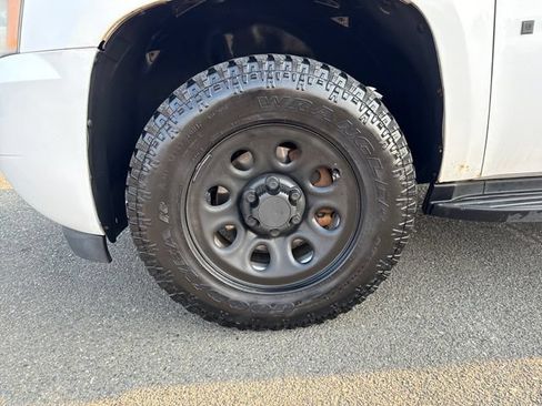 Used 2009 Chevrolet Tahoe 4WD w/ Skid Plate Package image 26