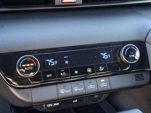 Certified 2025 Hyundai Elantra Sport image 16