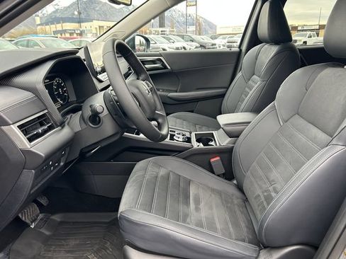 Used 2025 Mitsubishi Outlander SE AWD/4WD image 26