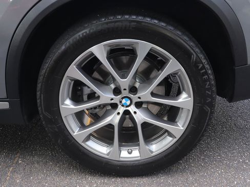 Used 2024 BMW X5 xDrive40i w/ Parking Assistance Package image 40