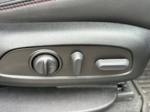 Certified 2023 Chevrolet Traverse RS image 22