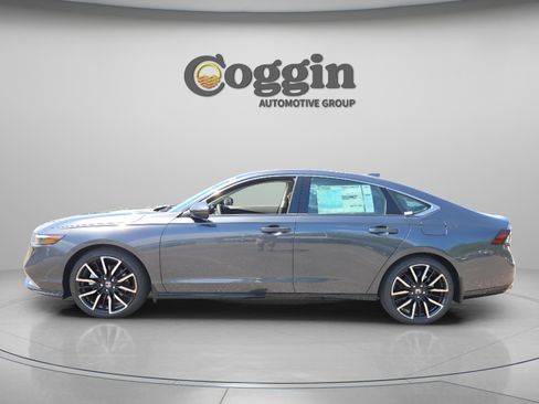 New 2026 Honda Accord Touring image 2