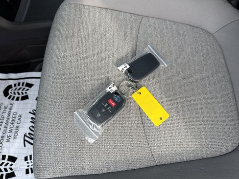 Used 2018 Toyota RAV4 Limited image 28