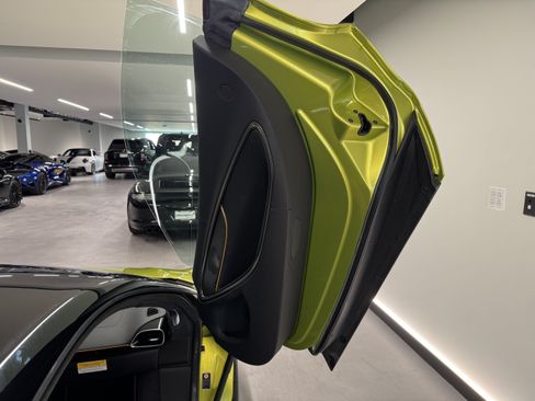 Used 2023 McLaren Artura RWD image 12