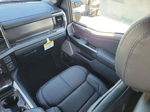 New 2026 Ford F450 Platinum w/ FX4 Off-Road Package image 14