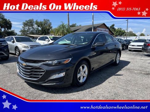Used 2022 Chevrolet Malibu LS FWD image 1
