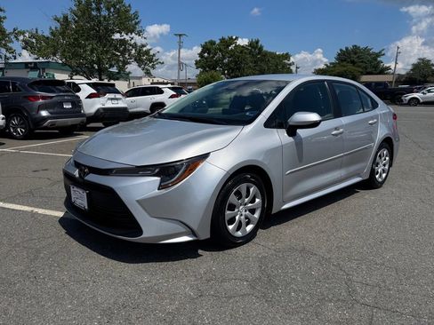 Used 2023 Toyota Corolla LE FWD image 3