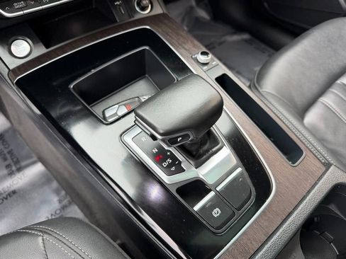 Used 2021 Audi Q5 2.0T Premium w/ Convenience Package image 34