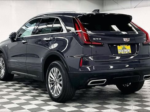 Used 2024 Cadillac XT4 Premium Luxury FWD image 2