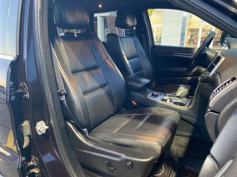 Used 2018 Jeep Grand Cherokee Limited w/ Trailer Tow Group IV image 24