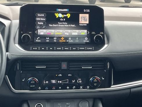 Used 2023 Nissan Rogue SL w/ SL Premium Package FWD image 17