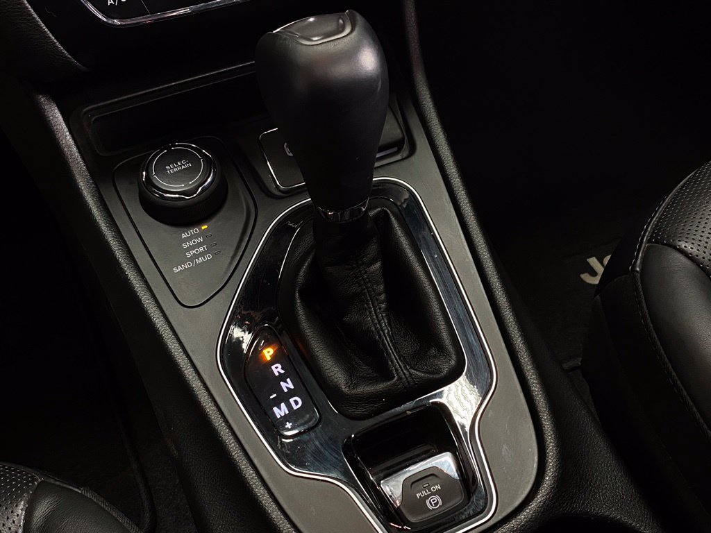 Used 2019 Jeep Cherokee Limited AWD/4WD image 26