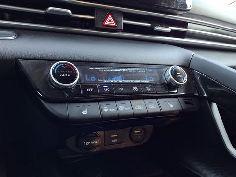 Used 2021 Hyundai Elantra SEL w/ Convenience + Premium Package image 20