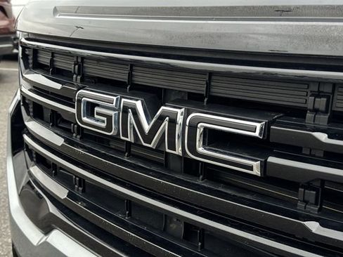 Certified 2023 GMC Acadia SLT w/ Elevation Edition FWD image 32